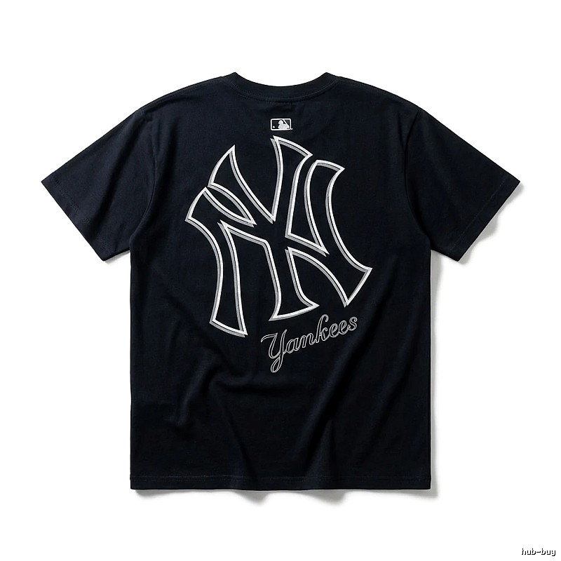 Simple-style black T-shirt of the MLB Yankees